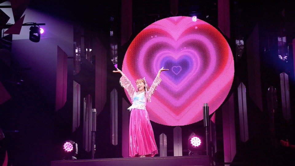 「ダンシングタンク♡」ライブ映像より。