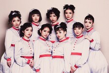 後列左から西田汐里、江口紗耶、前田こころ、山崎夢羽、里吉うたの。前列左から山岸理子、谷本安美、浅倉樹々、秋山眞緒。（写真提供：NHK）