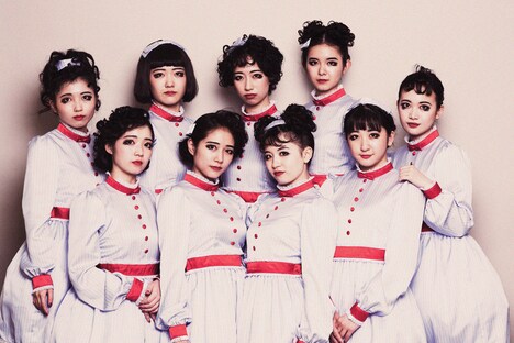 後列左から西田汐里、江口紗耶、前田こころ、山崎夢羽、里吉うたの。前列左から山岸理子、谷本安美、浅倉樹々、秋山眞緒。（写真提供：NHK）