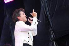 ムロツヨシ（写真提供：Sony Music Artists）