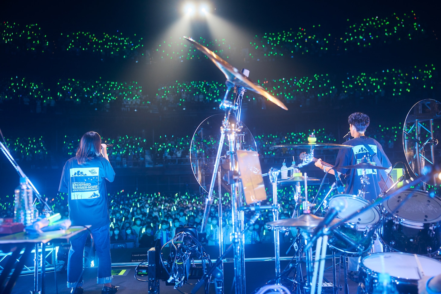 左から夏背、Orangestar。（Photo by HARUNA AOI［superbly inc.］,SHIMOYAMA HARUKA）