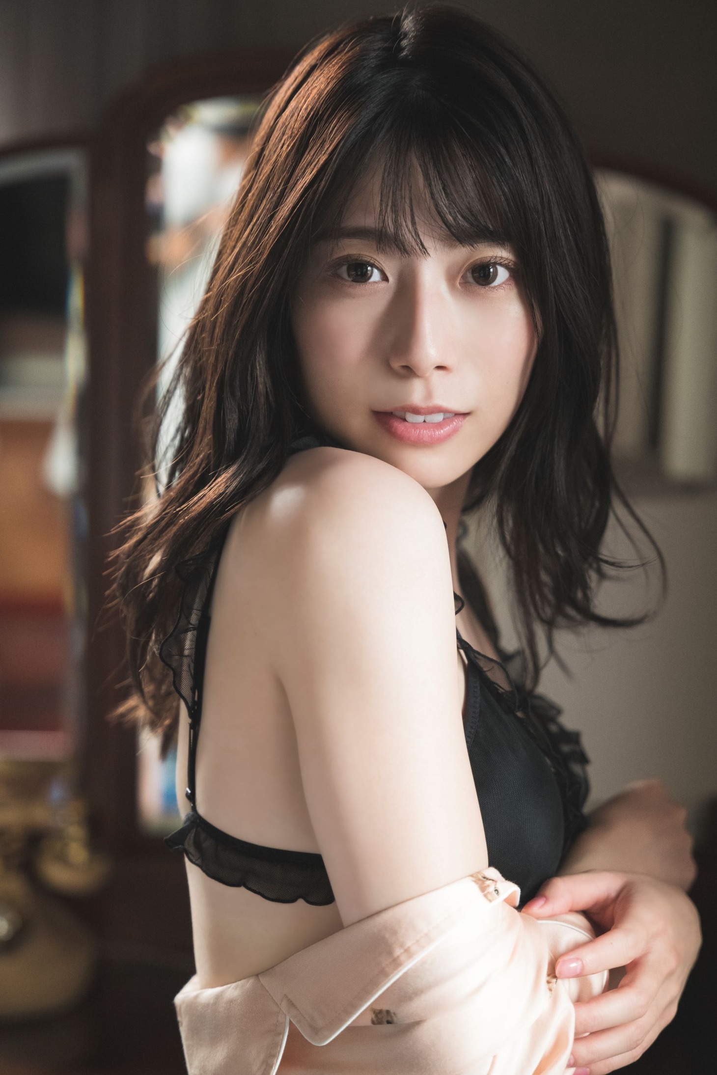 日向坂46東村芽依「見つけた」より。 (c)藤本和典 / 白夜書房