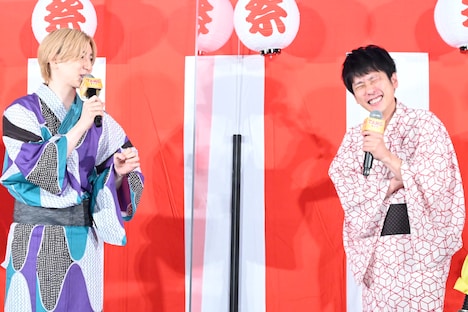 “上裸バーベキュー”に誘う京本大我(SixTONES)と渋い顔をする二宮和也(嵐)。