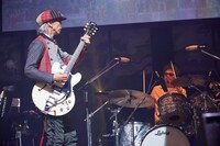 左から屋敷豪太、奥田民生。（撮影：俵和彦）