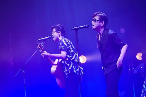 左から藤井尚之、藤井フミヤ。（撮影：俵和彦）