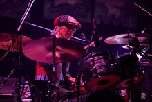 屋敷豪太（Dr）（撮影：俵和彦）