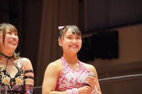 左から乃蒼ヒカリ、渡辺未詩。