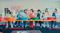 乃木坂46「ジャンピングジョーカーフラッシュ」ミュージックビデオより。