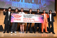 左から岩田剛典、EXILE NAOTO、黒木啓司、EXILE TAKAHIRO、EXILE AKIRA、EXILE SHOKICHI、小林直己。