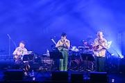 左から高木ブー、荻野目洋子、関口和之(サザンオールスターズ)。(撮影:高田梓)