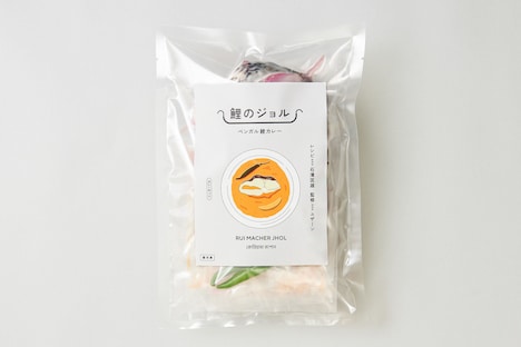 石濱匡雄×U-zhaan「鯉のジョル ベンガル鯉カレーキット」パッケージ