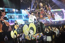 トロッコに乗るゆず。