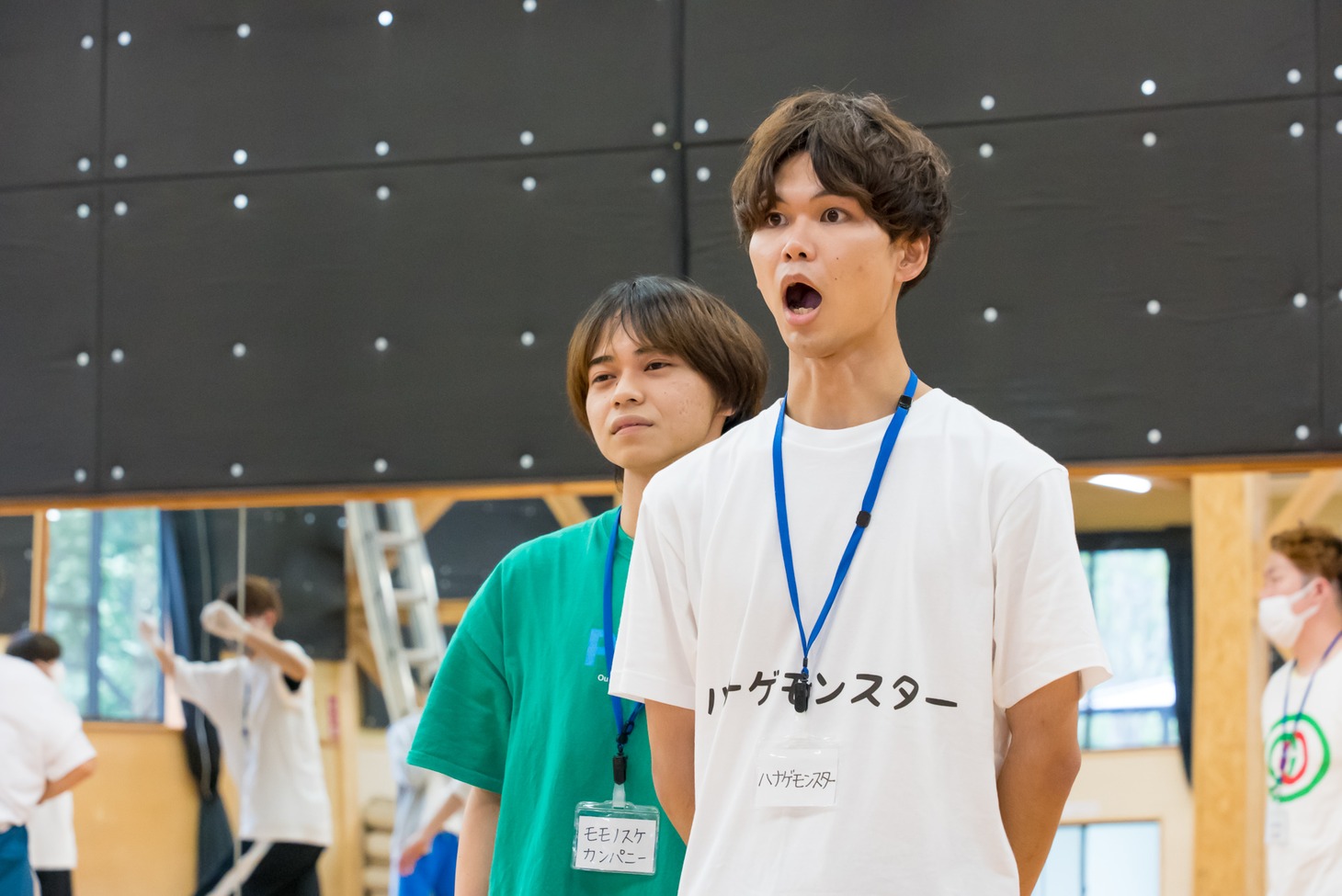 コントで苦労するハナゲモンスター、モモノスケカンパニー。