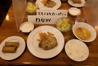 8月18日の夕食（ごはんに隠しデスソース入り）。