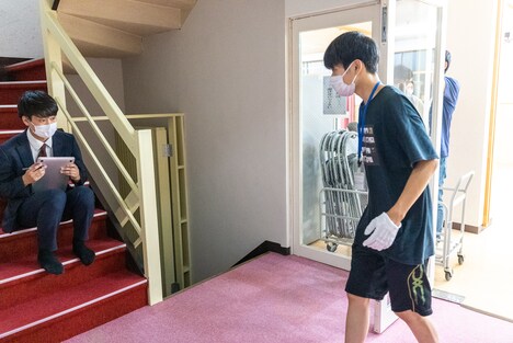 候補生がペア継続か解消を伝える様子。