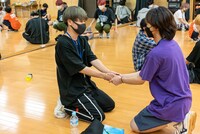 ギンギン、モモノスケカンパニー。