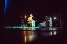 ハナレグミ（撮影：東美樹）