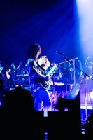 長谷部悠生（G）と千葉大樹（Key）。（Photo by jacK）