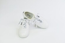 「Perfume Closet」より発売されるスニーカー。