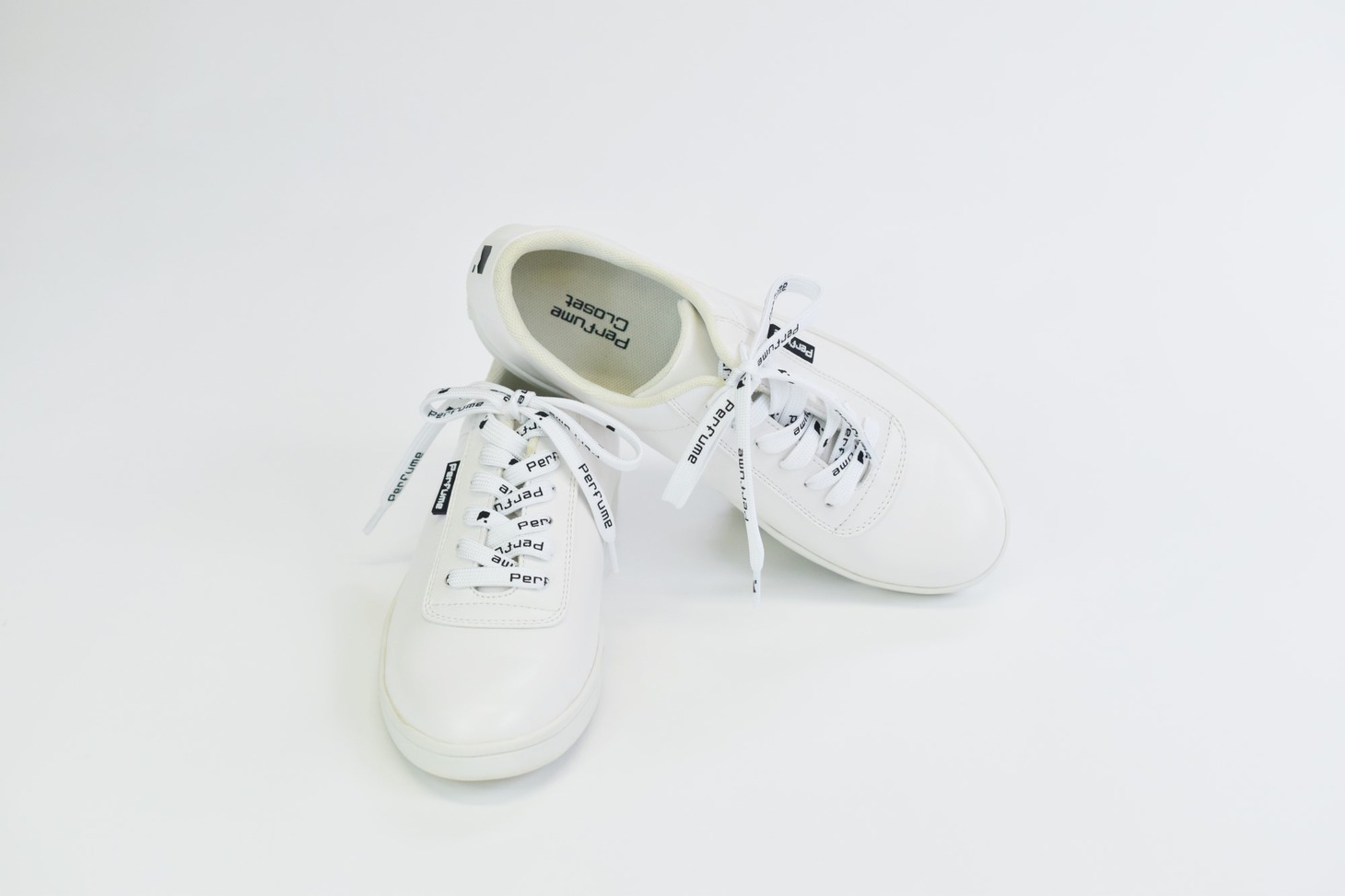 「Perfume Closet」より発売されるスニーカー。