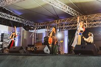 「UNDER THE SCREAM!! 2022」スペシャルコラボライブの様子。