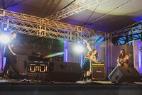 「UNDER THE SCREAM!! 2022」スペシャルコラボライブの様子。