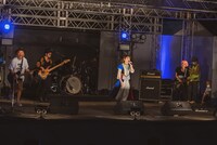 「UNDER THE SCREAM!! 2022」スペシャルコラボライブの様子。