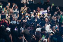 THE BOYZのケビンとジュヨン。(c)CJ ENM Co., Ltd, All Rights Reserved