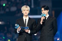 NCT DREAMのジェミンとジェノ。(c)CJ ENM Co., Ltd, All Rights Reserved