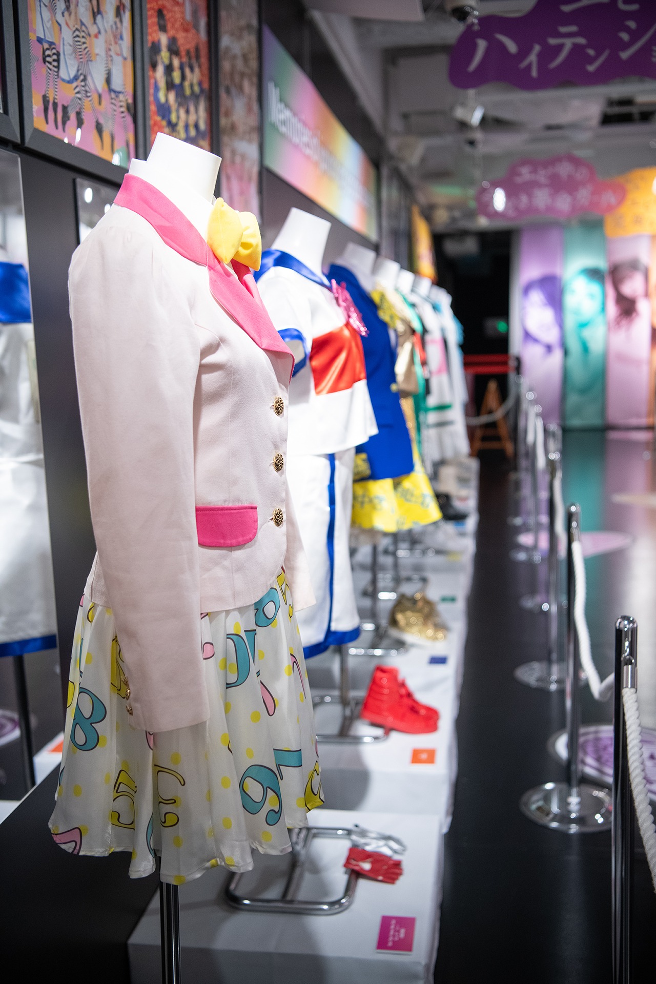 衣装展示の様子。