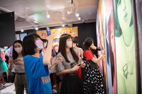 突然現れたエビ中。