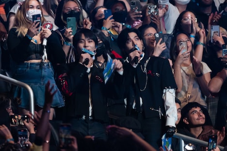 ENHYPENのJUNGWON＆JAKE (c)CJ ENM Co., Ltd, All Rights Reserved