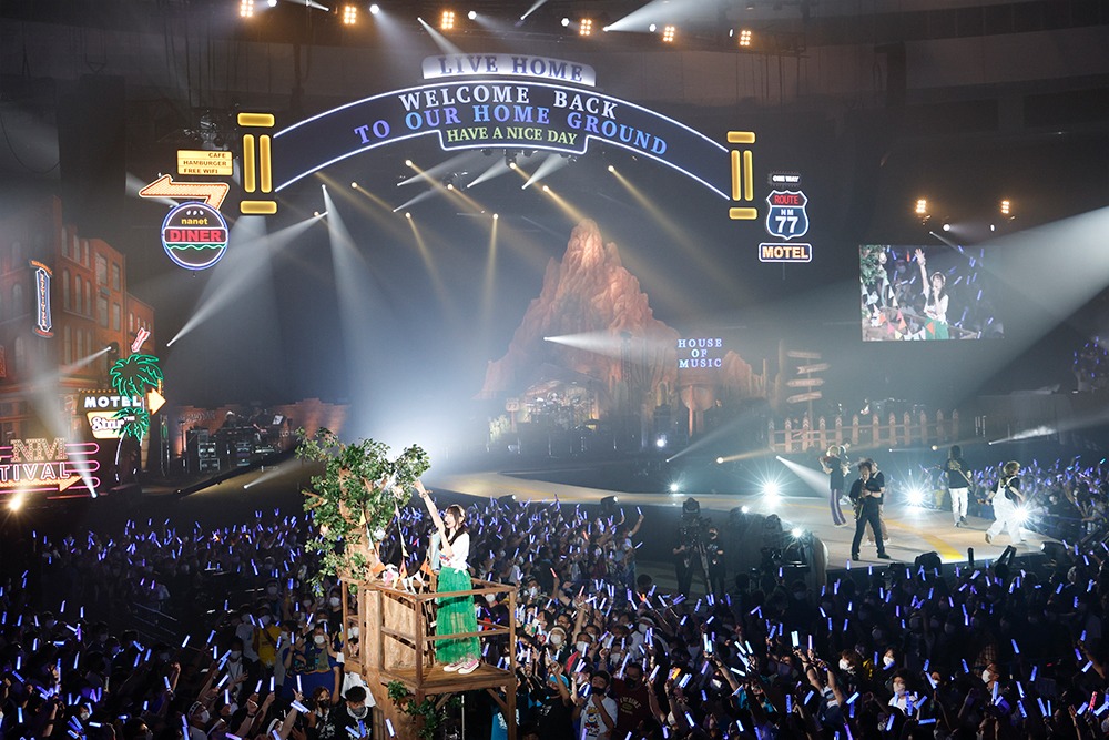 水樹奈々「NANA MIZUKI LIVE HOME 2022」愛知・日本ガイシホール公演の様子。(Photo by kamiiisaka)