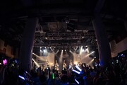 「手羽先センセーション全国ツアー2022『SENSATION』～ROAD TO 名古屋城～」東京公演の様子。