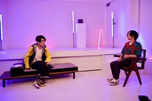 左から川村元気、はっとり。(c)BSフジ