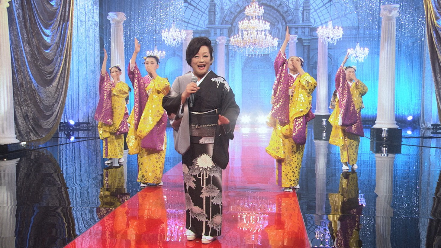 金沢明子のパフォーマンスの様子。(c)NHK