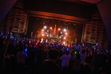 nobodyknows+によるライブの様子。（撮影：下山春香）