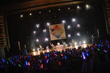 TEAM SHACHIとnobodyknows+によるコラボパフォーマンスの様子。（撮影：下山春香）