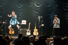 「ライブナタリー “堂島孝平 × 眉村ちあき”」トークセッション時の様子。（撮影：曽我美芽）