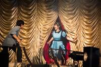 「ライブナタリー “堂島孝平 × 眉村ちあき”」コラボパフォーマンスの様子。（撮影：曽我美芽）