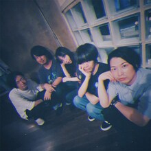 エイプリルブルー。右端がムラカミカイ（G）。