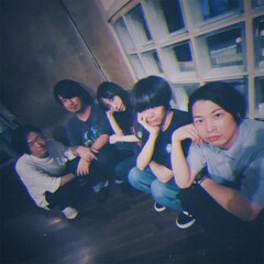 エイプリルブルーが新曲「春の病」配信、colormalを迎えた自主企画の開催も決定