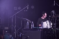 藤田勇（Dr）（撮影：中野敬久）