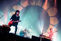 「ヤバイTシャツ屋さん “ぶどうかん” ツアー 2022」日本武道館公演より。（撮影：田中聖太郎）