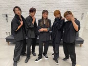 島谷ひとみ（中央）