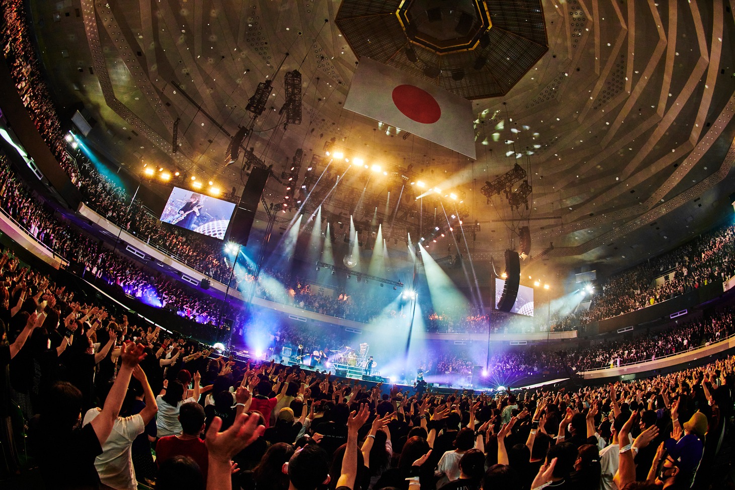 LUNA SEA「復活祭 -A NEW VOICE-」の様子。