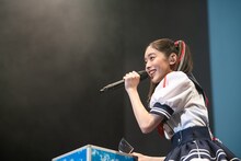 ファミリーからの質問に答える風見和香。