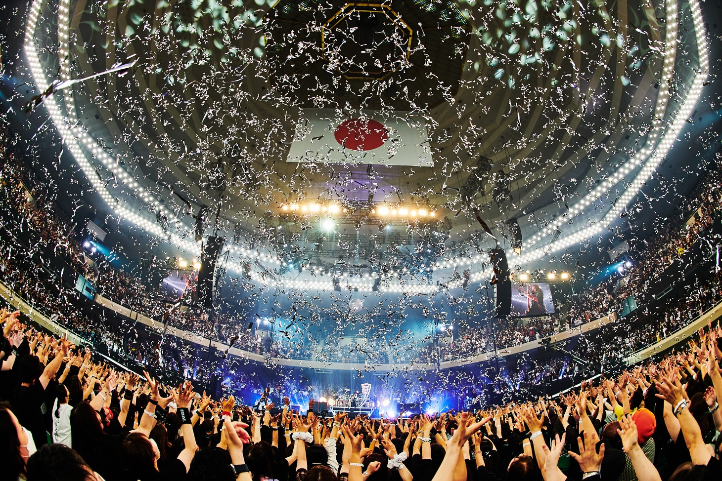 「LUNA SEA 復活祭 -A NEW VOICE- Day1『Silky Voice』」の様子。