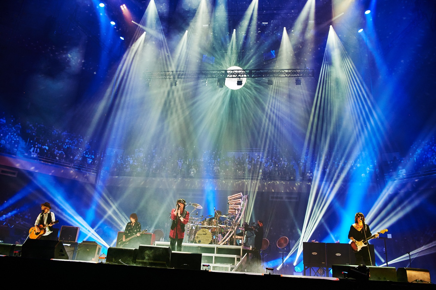 「LUNA SEA 復活祭 -A NEW VOICE- Day1『Silky Voice』」の様子。