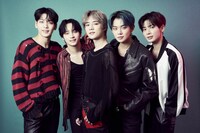 TOMORROW X TOGETHER（撮影：榎本会希）